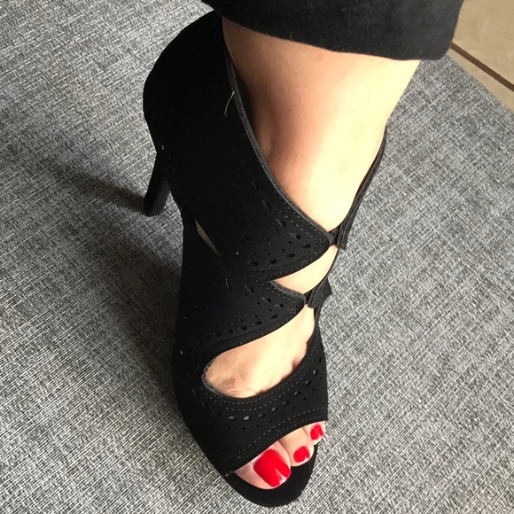 Apt.9 Heels - Picture 4 of 8